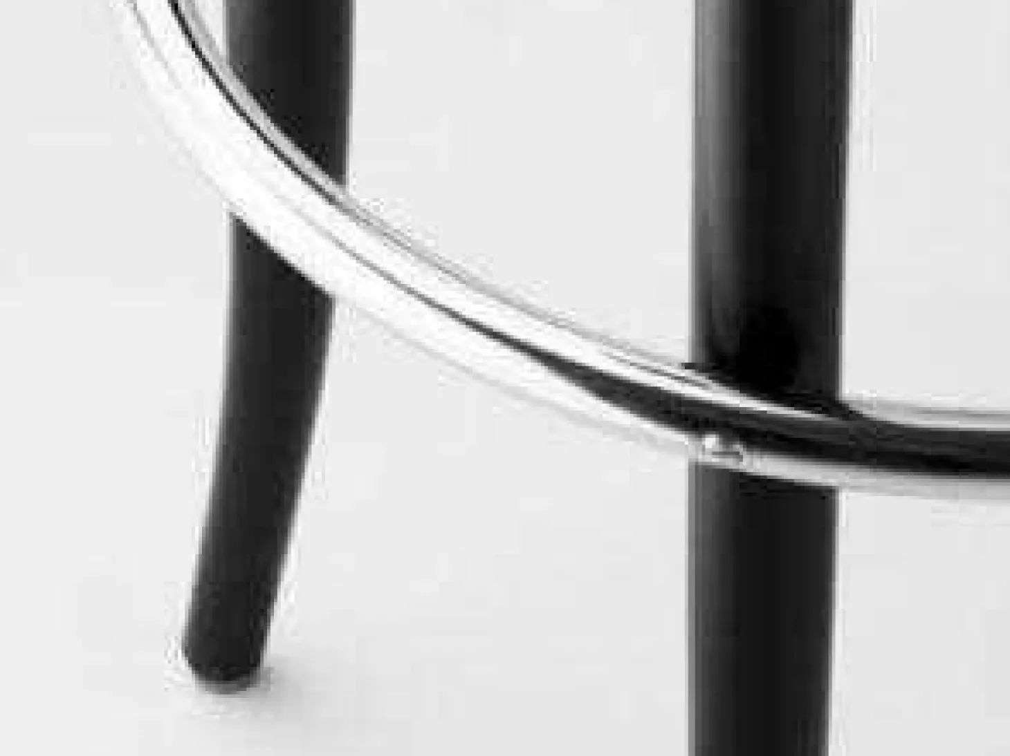 204 PH Bugholzbarhocker Leder Pure Materials Esche Schwarz Lackiert