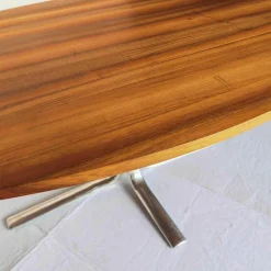 Aliz Massivholztisch Platte Eliptisch Nussbaum Oberfläche Geölt Gestell Aluminium Poliert