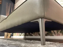 Anbausofa Leder Lipano Oliva Grün Fuß Lackiert Matt Bronze Mit Hocker Lounge Ville Und Rückenkissen