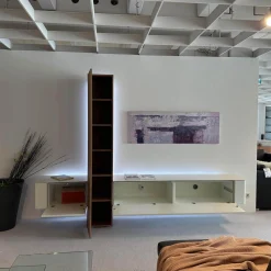 Anbauwand Gentis Lack Weiß Akzent Kernnussbaum Naturstamm Mit Beleuchtung