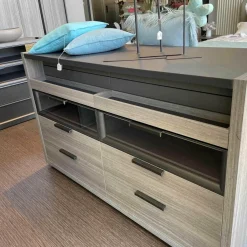 Ankleide Gliss Master Korpus Böden Rückwand aus Zirbelkiefer Silber mit Beleuchtung