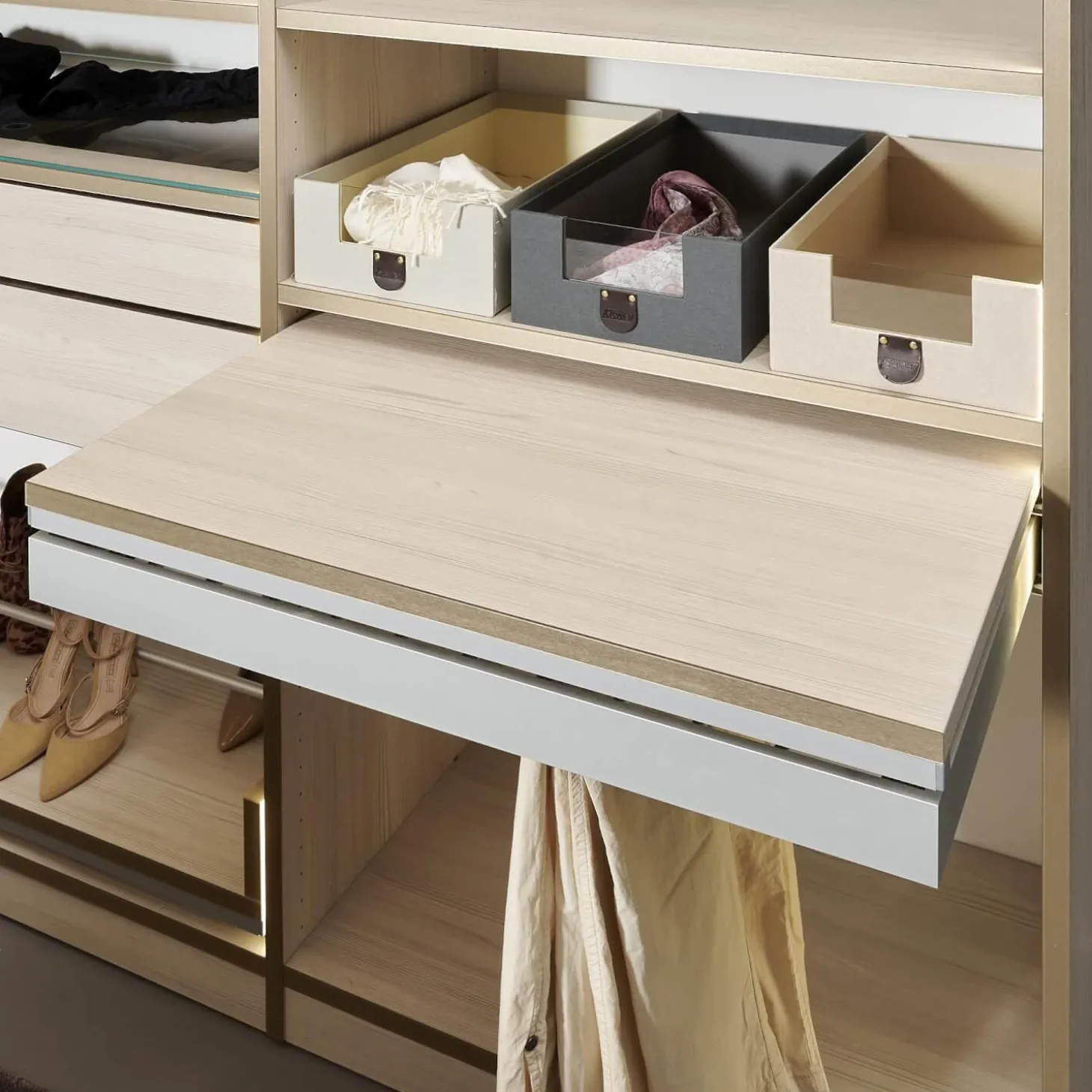 Ankleide Holzdekor Sockelleiste Fjord Decor Glasoptik Bronce Gebürstet Mit Insel Und Beleuchtung