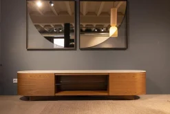 Anrichte Rondos Mamorplatte Bianco Carrara Opaco Weiß Korpus Furniert Amerikanischer Nussbaum Mit Einem Offenen Fach