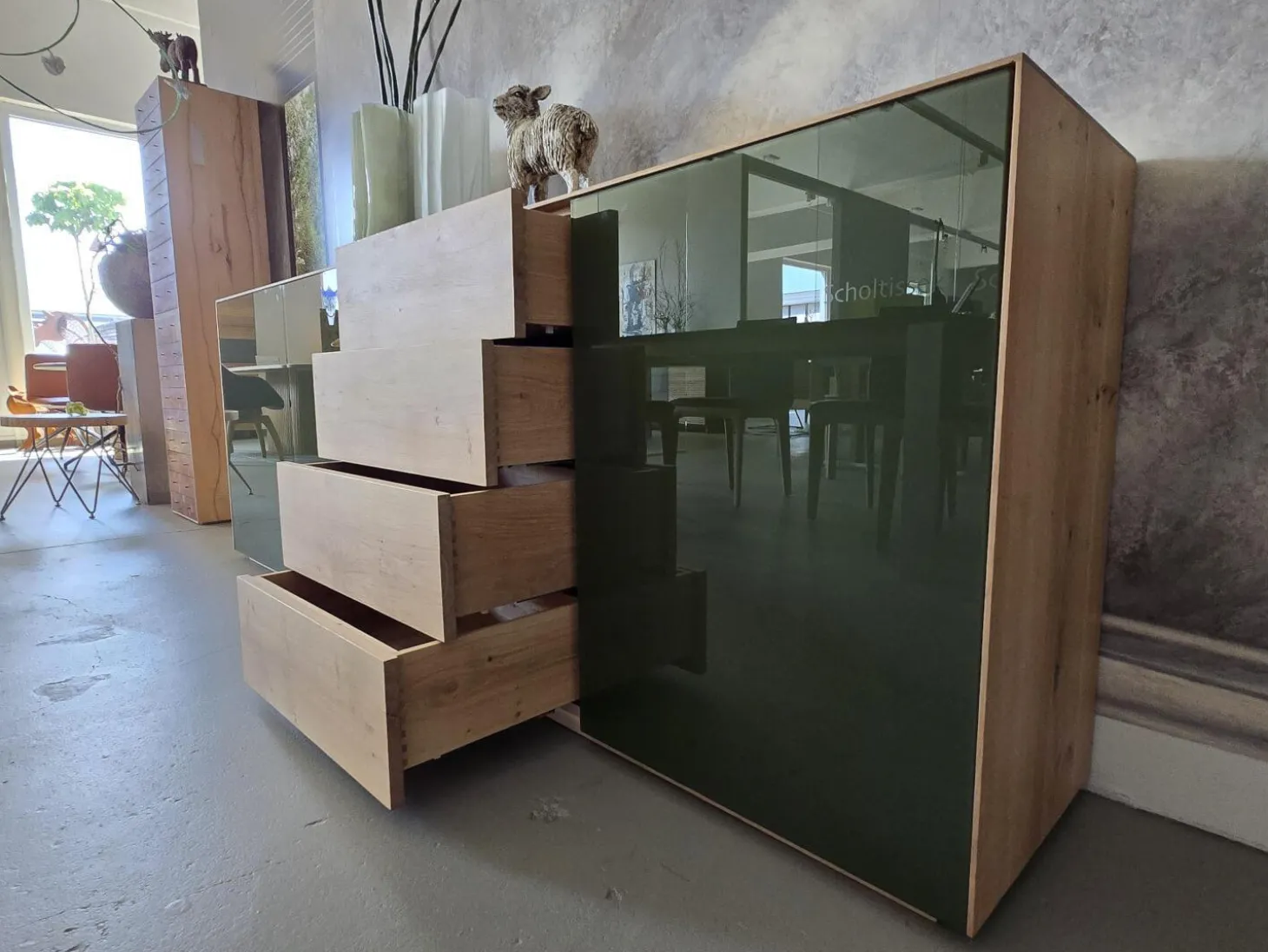 Anrichte Sideboard Farn Korpus Knorrige Eiche Puro Geölt Front Glas 6003 Olivgrün Grün Glänzend
