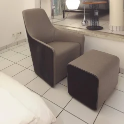 Armlehnsessel Foster 520 Mit Hocker Stoff Bahir 27 Timber 7651 AuĂen Saddle Leder Coffee