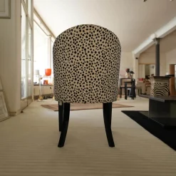 Armlehnsessel Leo Stoff Alcantara Beige Schwarz Füße Schwarz Hochglanz