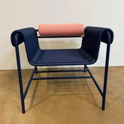 Armlehnstuhl 22 24 Gestell Gebogenes Stahlrohr Kobaltblau Blau Pulverbeschichtet Mit Rückenrolle