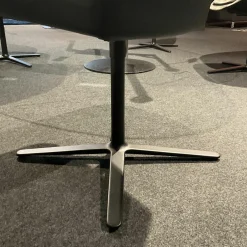 Armlehnstuhl 2043 Dan Stoff Charmellle Cloud 81 Beige Drehgestell Schwarz Mit Rückholmechanik