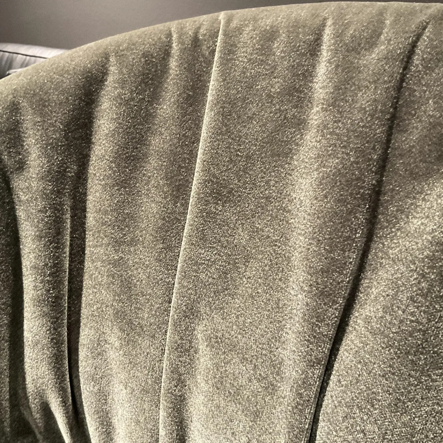 Armlehnstuhl 2043 Dan Stoff Charmellle Cloud 81 Beige Drehgestell Schwarz Mit Rückholmechanik