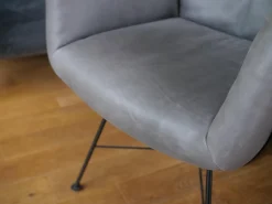 Armlehnstuhl Alvo Leder 493 Anthrazit 4 Fuß Drahtgestell M20 Schwarz LackiertUnd Schale Lack Schwarz