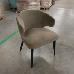 Armlehnstuhl Aston Bezug Hunt Grau Gestell Massivholz Esche Lackiert Moka