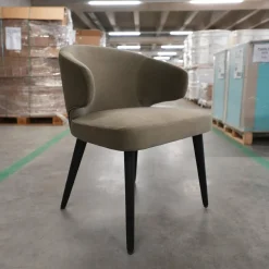 Armlehnstuhl Aston Bezug Hunt Grau Gestell Massivholz Esche Lackiert Moka