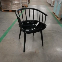 Armlehnstuhl Cyborg Stick Rücken Massivholz Esche Schwarz Gestell Polycarbonat Schwarz