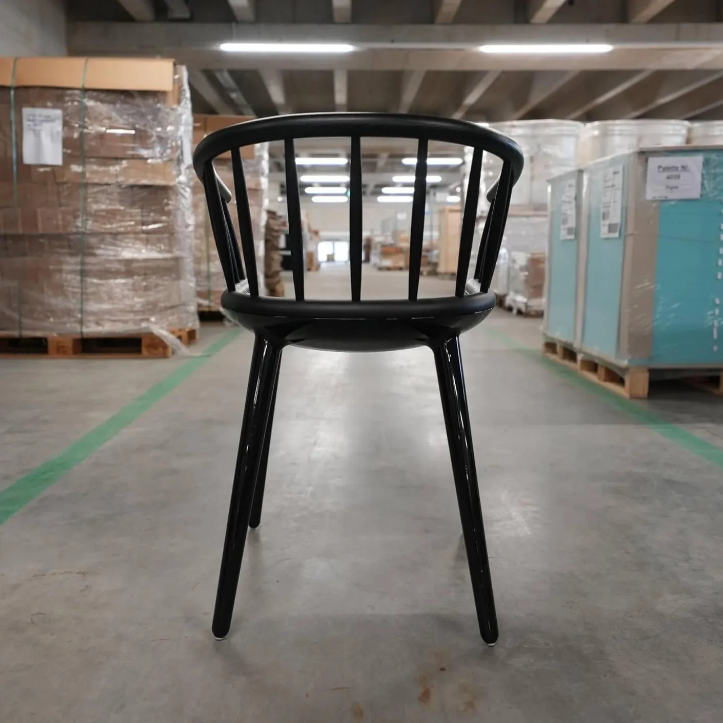 Armlehnstuhl Cyborg Stick Rücken Massivholz Esche Schwarz Gestell Polycarbonat Schwarz