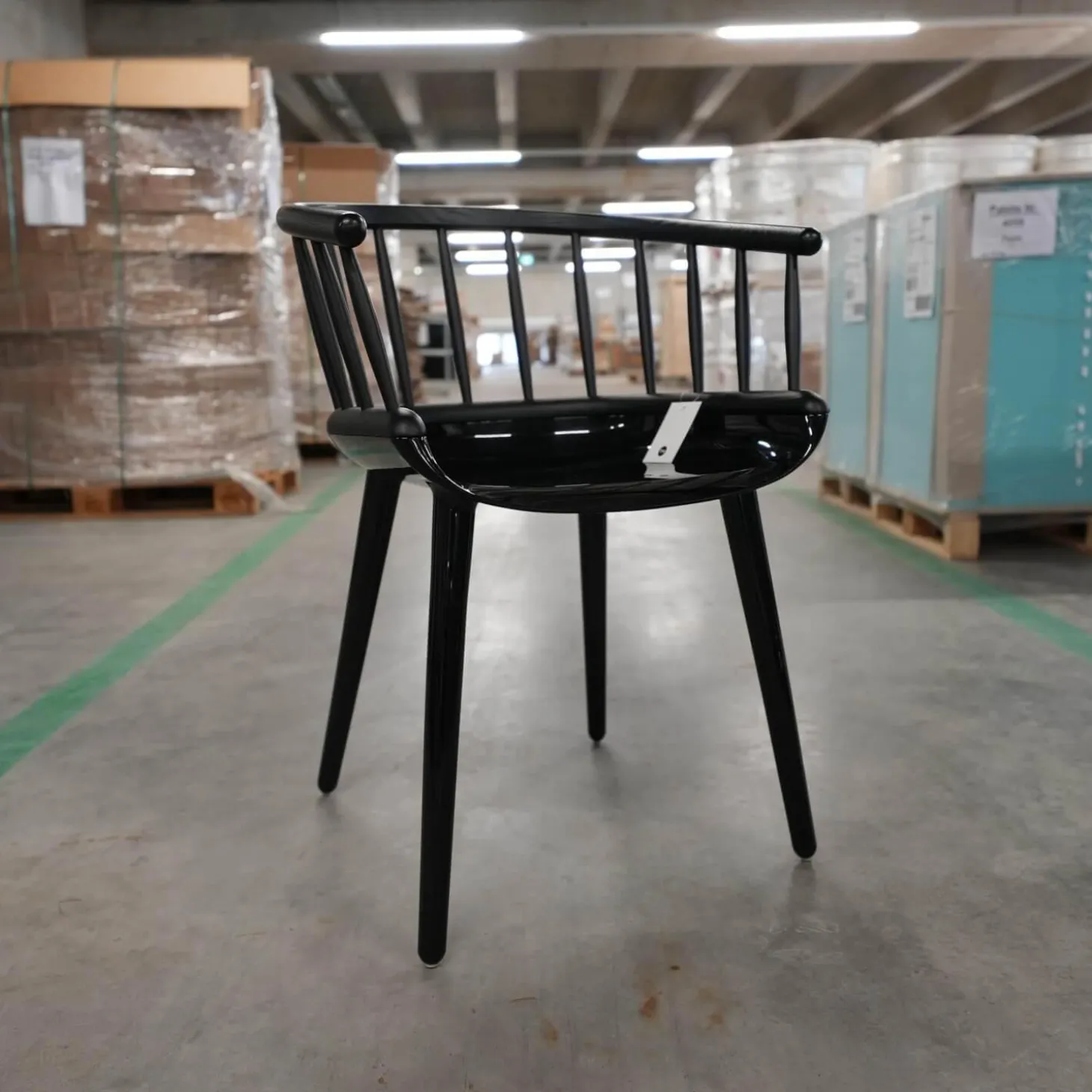 Armlehnstuhl Cyborg Stick Rücken Massivholz Esche Schwarz Gestell Polycarbonat Schwarz