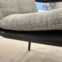 Armlehnstuhl Fynn Stoff H Bright 04 Argento Grau Gestell Massivholz Esche Gebeizt Lakritze Schwarz