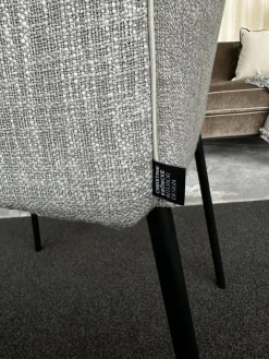 Armlehnstuhl Jaro 200 Bezug Stoff Sama 092 Argento Grau Gestell Edelstahlrohr Schwarz Pulverbeschichtet