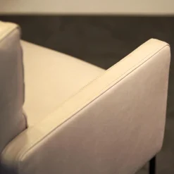 Armlehnstuhl Leder Anilin Steingrau Gestell Schwarz