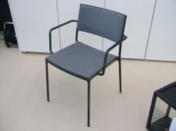 Armlehnstuhl Less Stoff Sunbrella Grau Gestell Aluminium Lava Grau