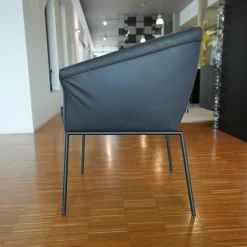 Armlehnstuhl Milo Leder Glove Dolphin 451 Gestell Metall Anthrazit M23