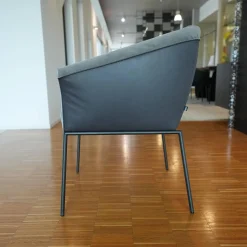 Armlehnstuhl Milo Leder Glove Dolphin 451 Stoff Seven Grey 65 Gestell Metall Anthrazit M23