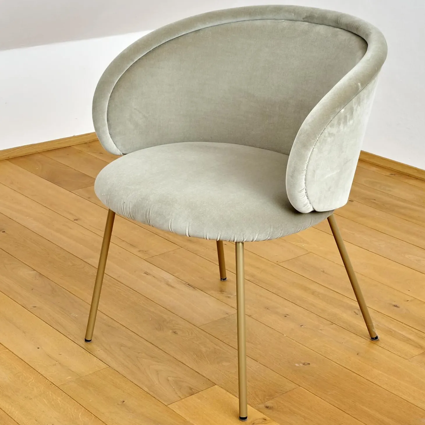 Armlehnstuhl Ona Bezug Stoff Velour Kvadrat Harald 3 143 Goldbeige Beige Stahlgestell Ona Messing ME021