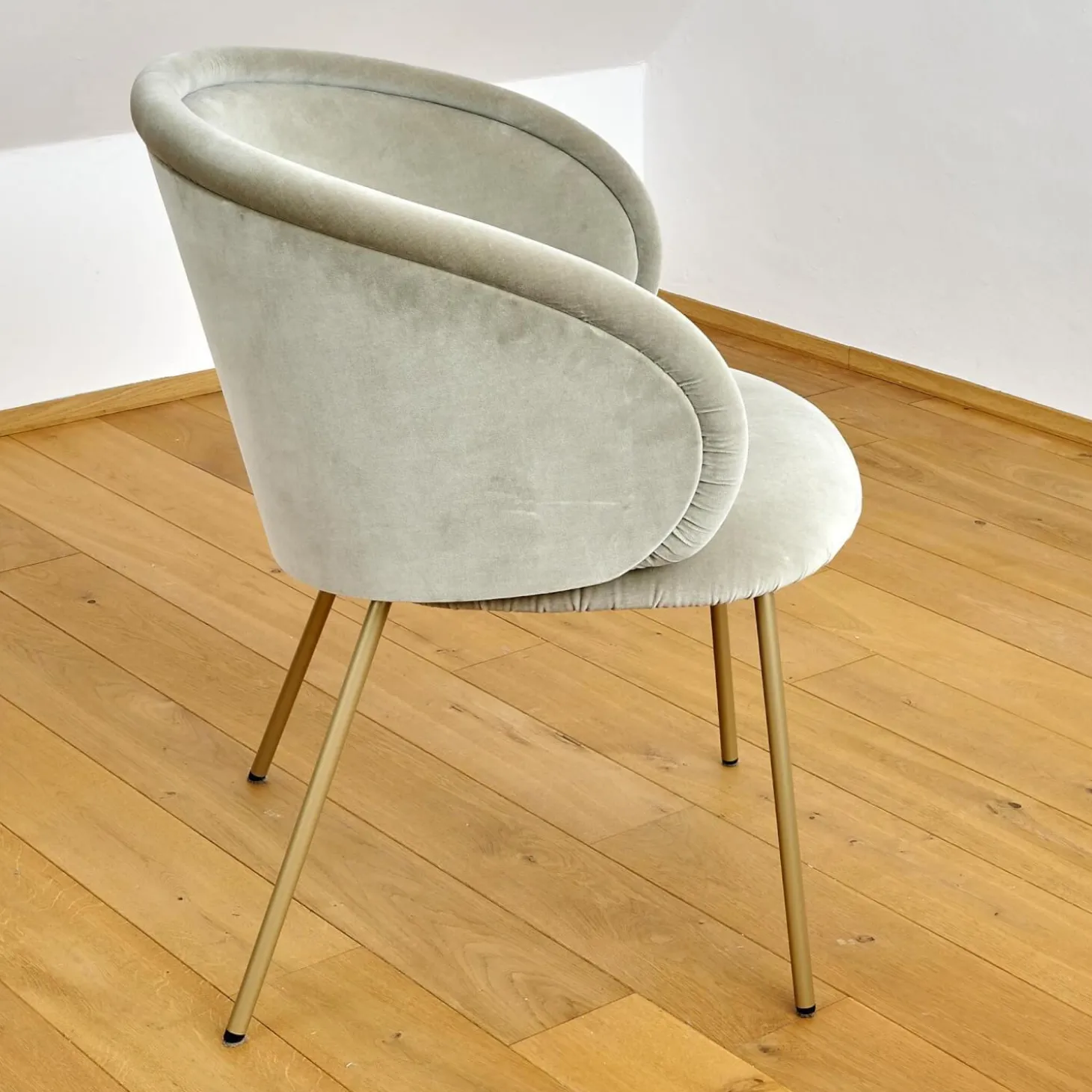 Armlehnstuhl Ona Bezug Stoff Velour Kvadrat Harald 3 143 Goldbeige Beige Stahlgestell Ona Messing ME021