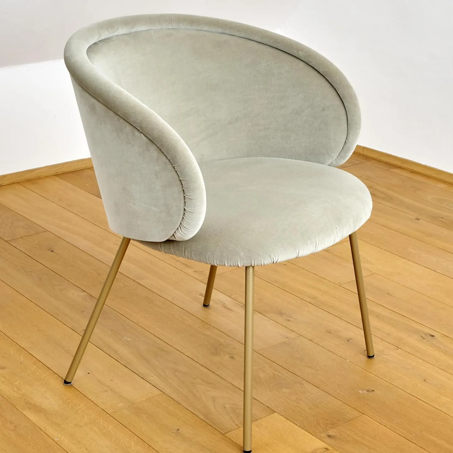 Armlehnstuhl Ona Bezug Stoff Velour Kvadrat Harald 3 143 Goldbeige Beige Stahlgestell Ona Messing ME021