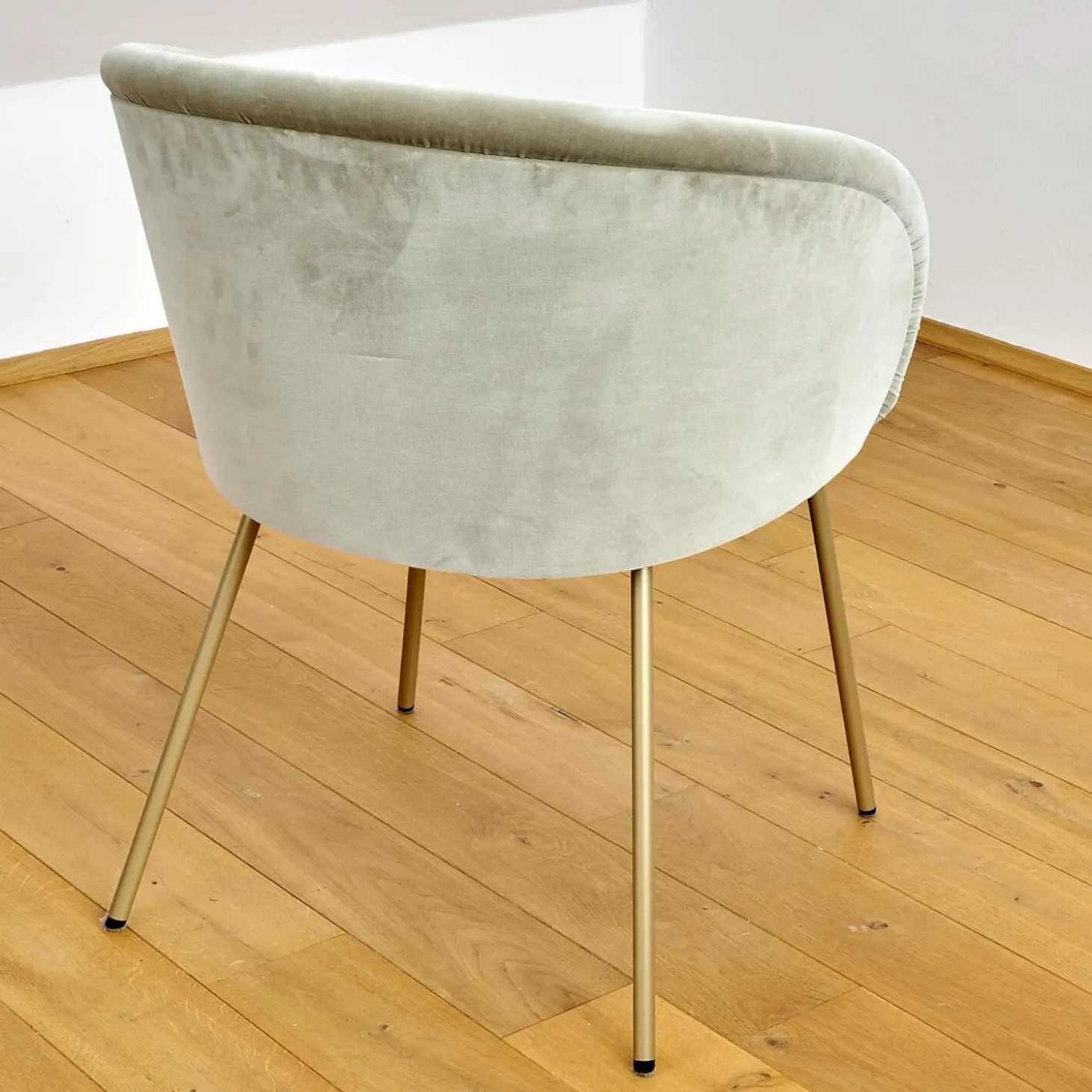 Armlehnstuhl Ona Bezug Stoff Velour Kvadrat Harald 3 143 Goldbeige Beige Stahlgestell Ona Messing ME021