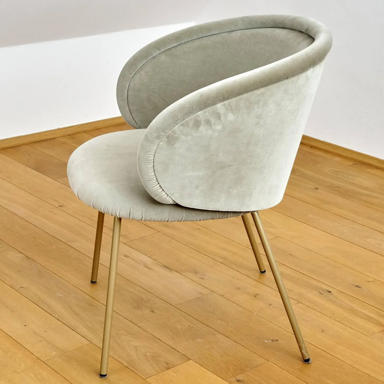 Armlehnstuhl Ona Bezug Stoff Velour Kvadrat Harald 3 143 Goldbeige Beige Stahlgestell Ona Messing ME021