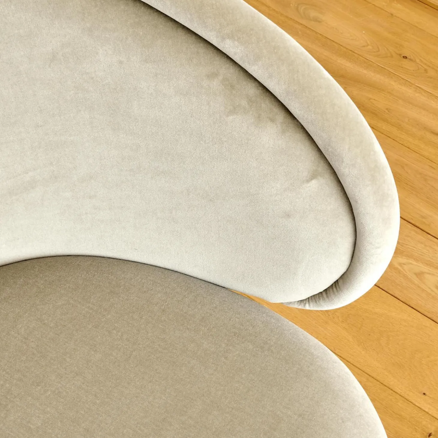 Armlehnstuhl Ona Bezug Stoff Velour Kvadrat Harald 3 143 Goldbeige Beige Stahlgestell Ona Messing ME021