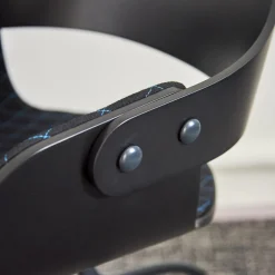 Armlehnstuhl Showtime Bezug Breeze Z10 Black Schwarz Mit Blauen Nähten Schale Lackiert Schwarz Matt Gestell Anthrazit Matt Drehbar Ohne Armauflagen