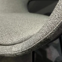 Armlehnstuhl Theia High Stoff Shake Algae Grau Grün Stahlgestell Tiefschwarz Mit Filzgleitern