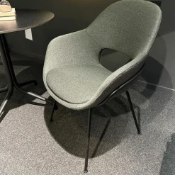 Armlehnstuhl Theia High Stoff Shake Algae Grau Grün Stahlgestell Tiefschwarz Mit Filzgleitern