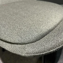 Armlehnstuhl Theia Low Stoff Shake Algae Grau Grün Stahlgestell Tiefschwarz Mit Filzgleitern