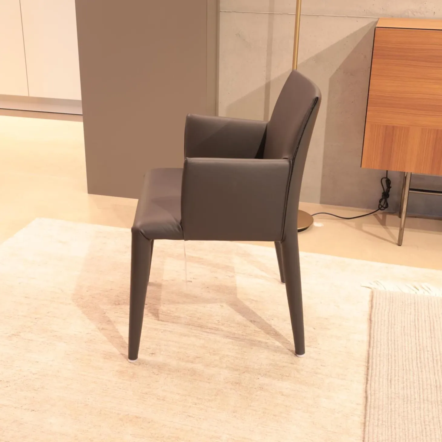 Armlehnstuhl Vol Au Vent SVB Lederzogen Beta BT 252 1231251 Grau