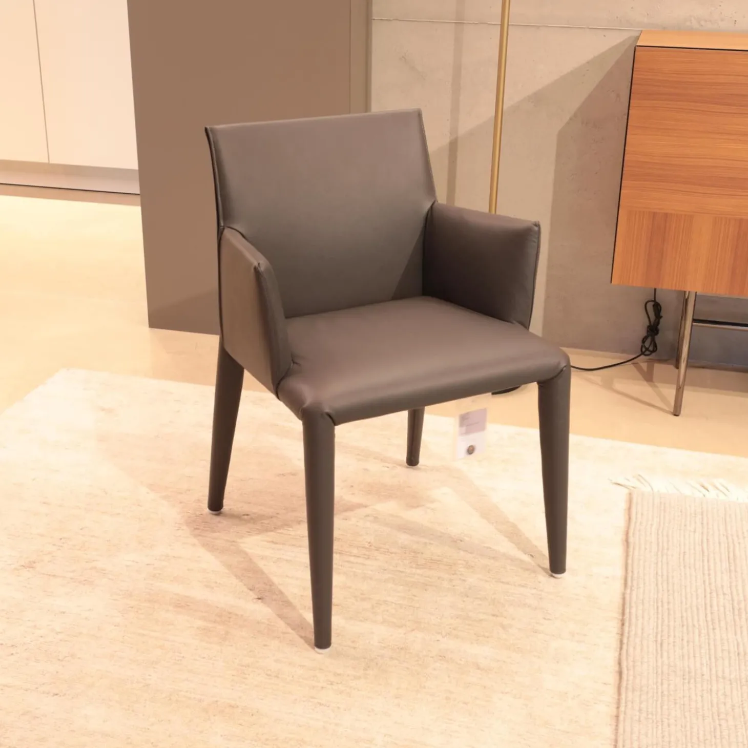 Armlehnstuhl Vol Au Vent SVB Lederzogen Beta BT 252 1231251 Grau