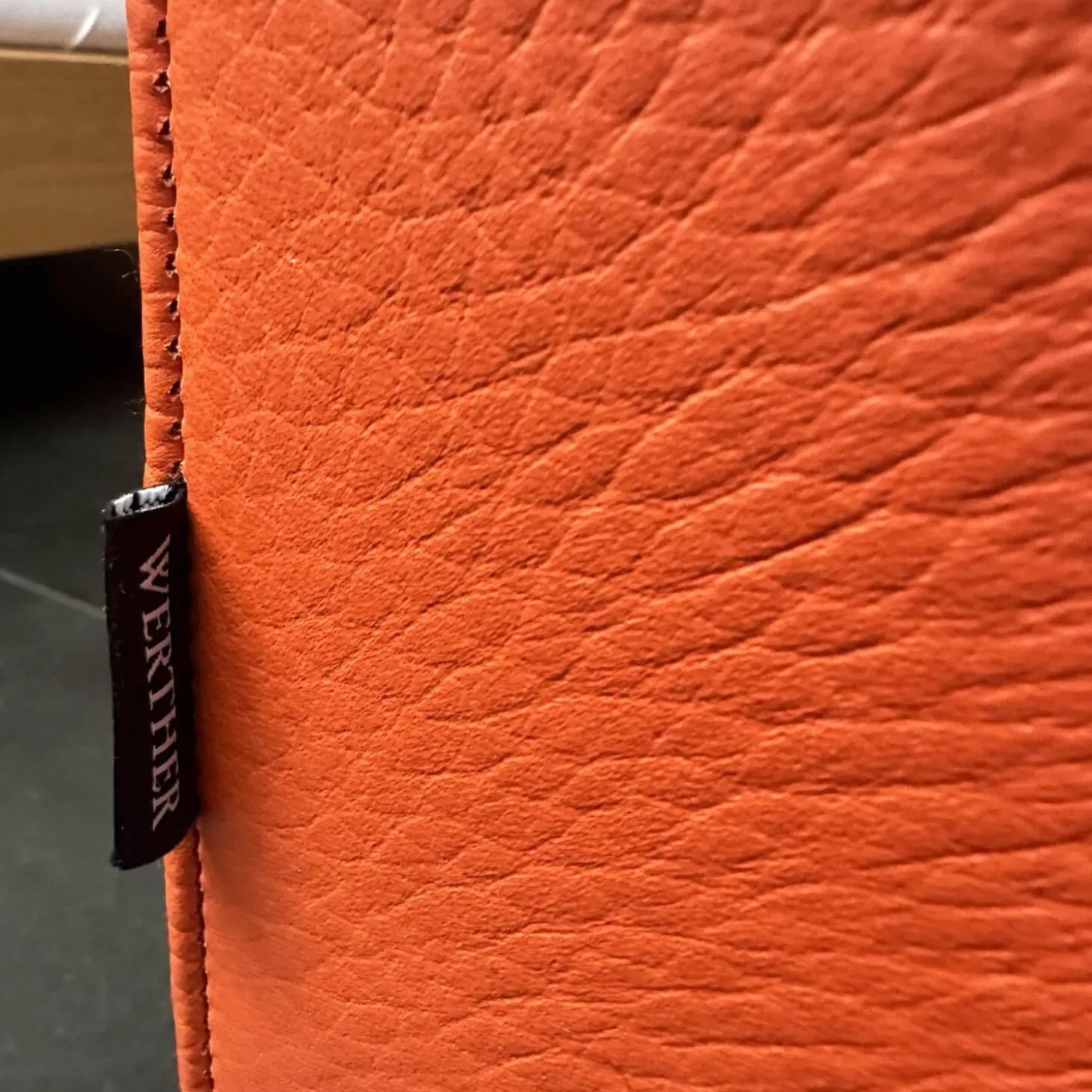 Bank Byblos XL Mit Armlehne Rechts Bezug Leder L9999B Orange Rot Fuß Metallkufen Schwarz