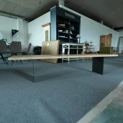 Bank Modell 310443B Eiche Gestell Metallwangen Grau