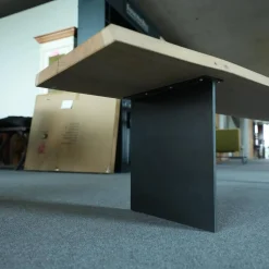 Bank Modell 310443B Eiche Gestell Metallwangen Grau