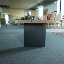 Bank Modell 310443B Eiche Gestell Metallwangen Grau