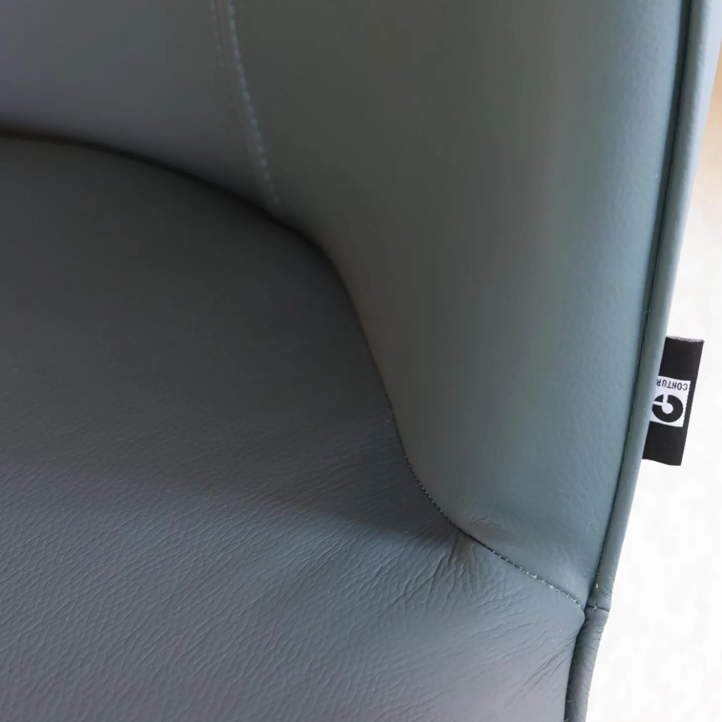 Bank Urbino Bezug Leder Toledo Whale Blau Grau Füße Stahl Pulverbeschichtet Schwarz