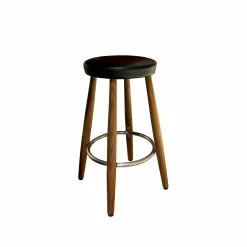 Barhocker CH58 Leder Loke 7150 Schwarz Gestell Nussbaum Geölt