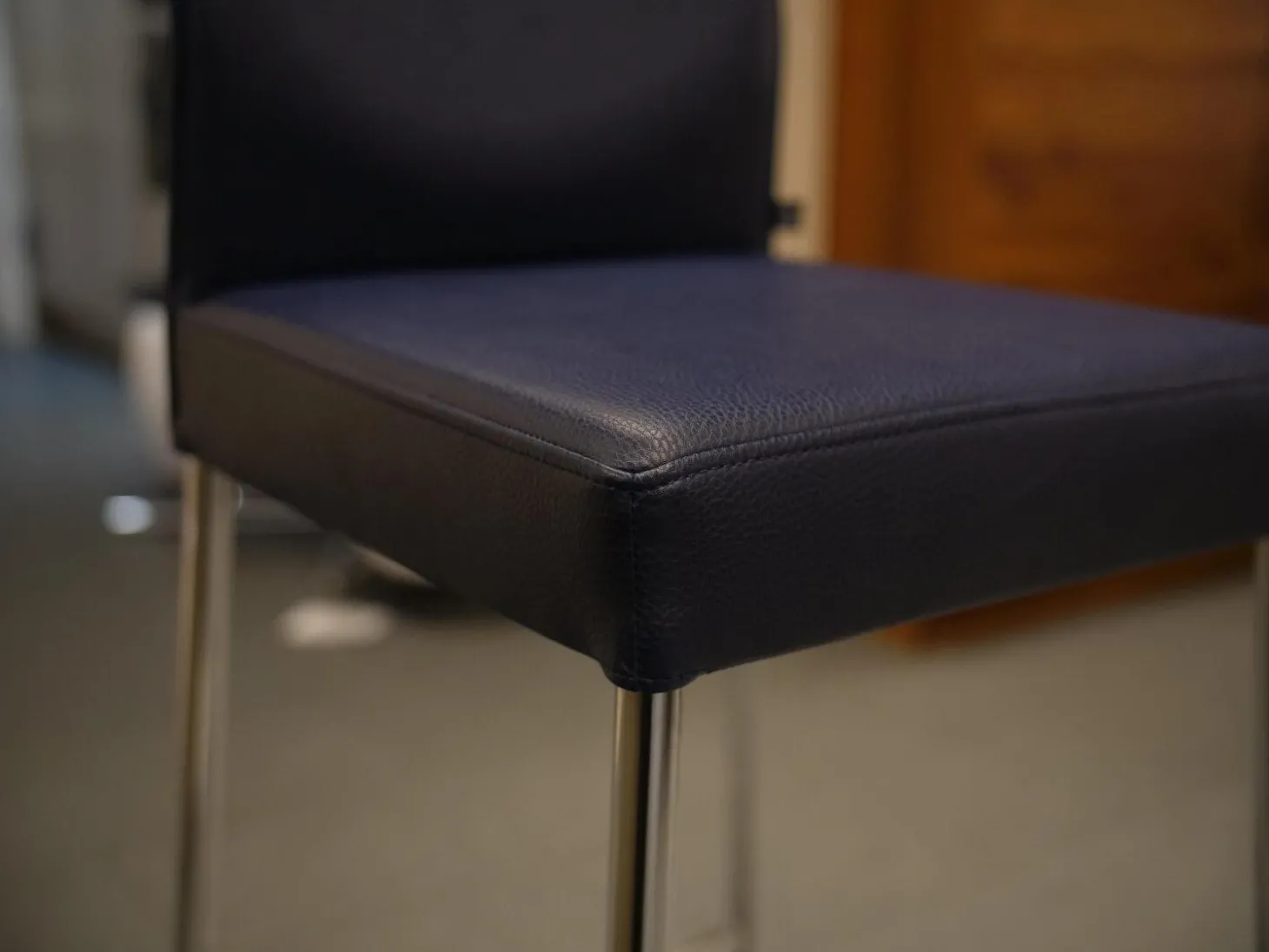 Barhocker Glooh Kunstleder Skai Ocean 4-Fuß Rundrohr Verchromt