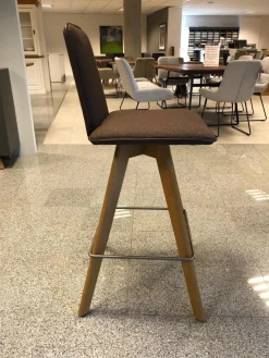 Barhocker Modell 1105 Kunstleder 26 475 Braun Gestell Eiche Natur Lackiert