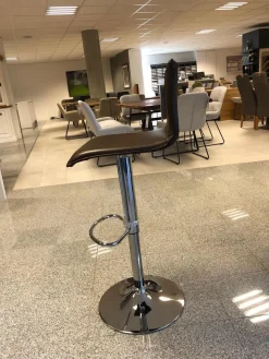 Barhocker Modell 1213 Leder 81 005 Braun Gestell Chrom Glänzend