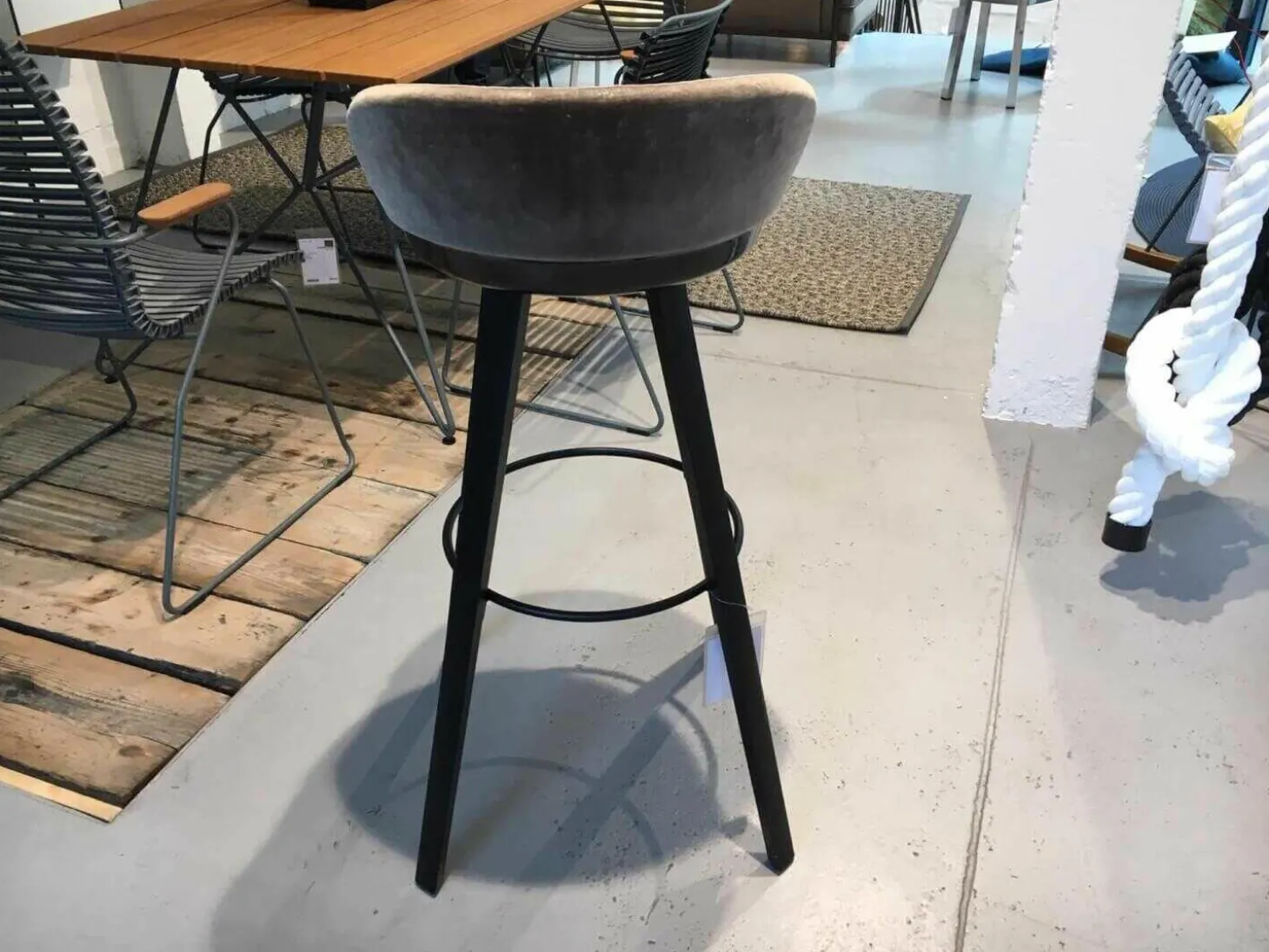 Barhocker Romy Stoff Velours Braun Gestell Schwarz