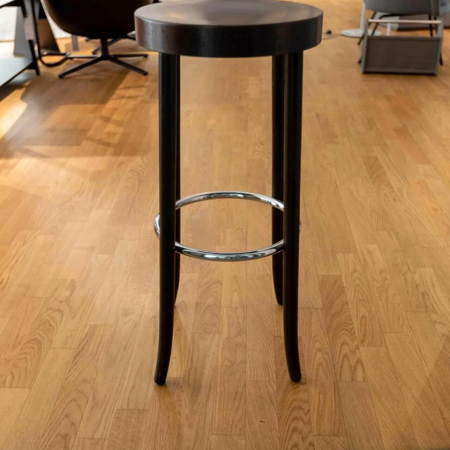 Barhocker Select Sitz Formsperrholz Sitzzarge Und Füße Buche Gebeizt Wenge Fußring Stahlrohr Verchr