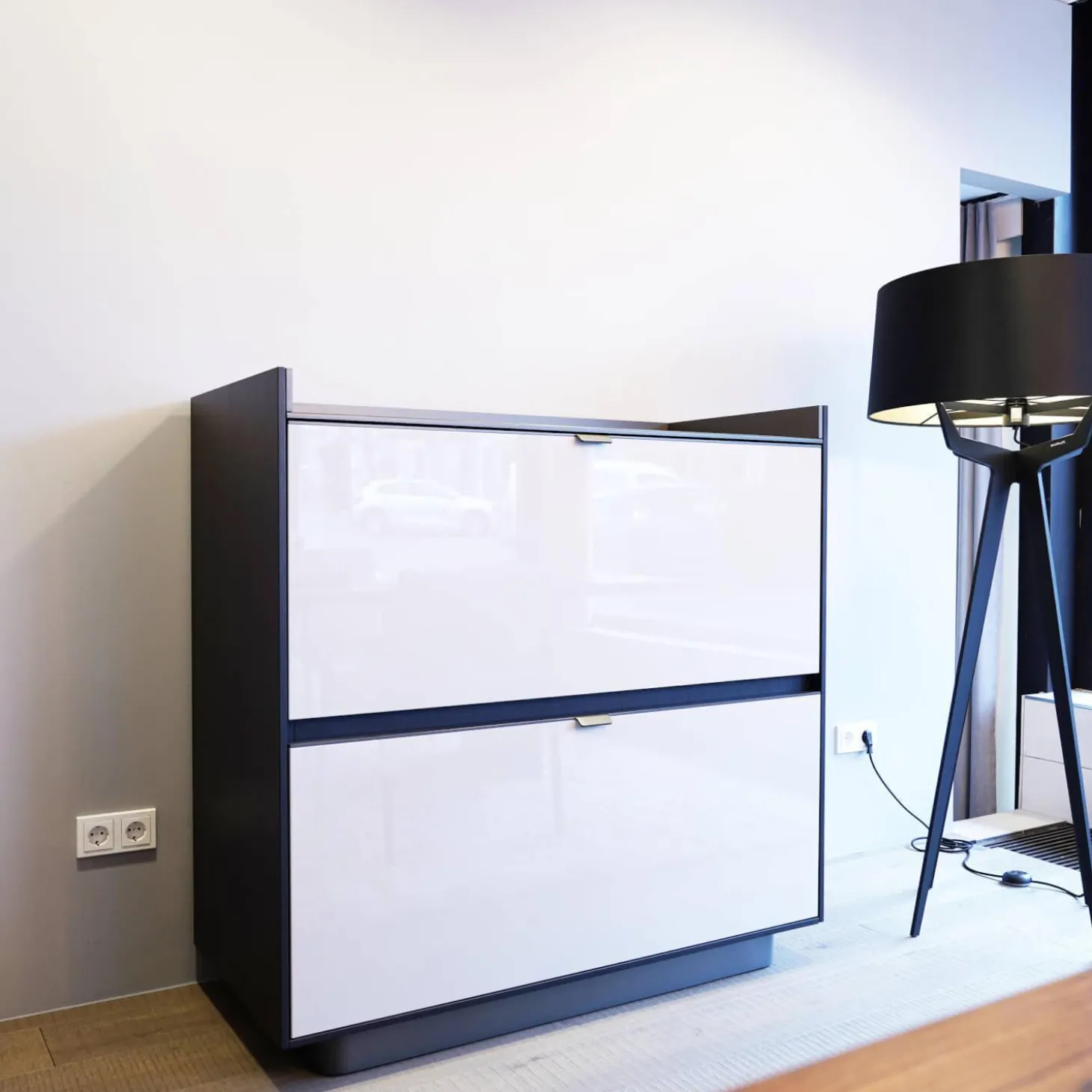 Barschrank Highboard Darren Farbe Sand Struktur Aschefurnier Korpus Aluminium Farbe Malz