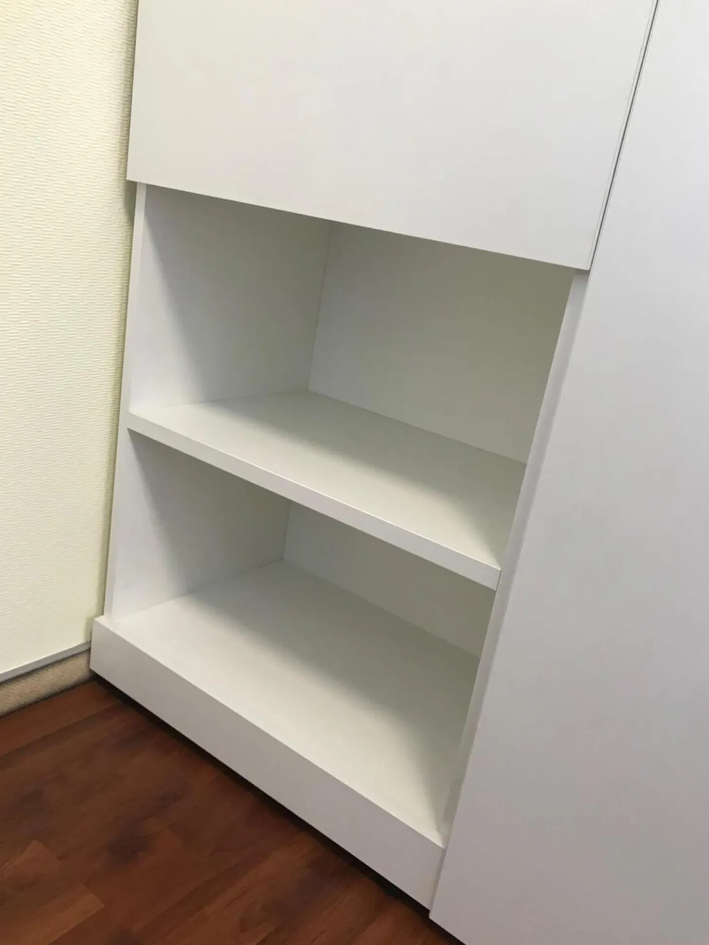 Begehbarer Eck-Kleiderschrank Modell ROOM X Reinweiß Kunststoff Melaminharzoberfläche Inklusive Beleuchtung